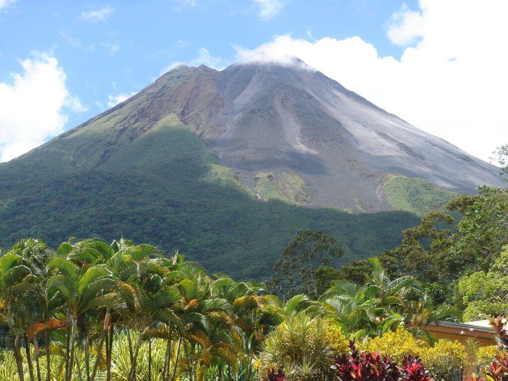 volcano, plant, nature-97470.jpg